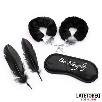 LATETOBED BDSM LINE Set de 3 Piezas Antifaz, Plumas y Esposas