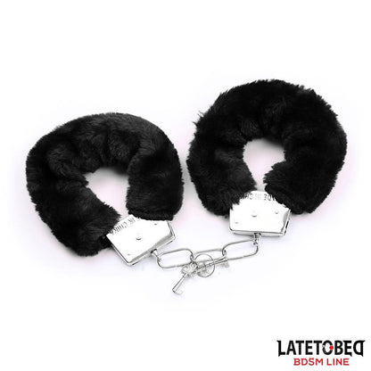 LATETOBED BDSM LINE Set de 3 Piezas Antifaz, Plumas y Esposas